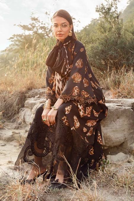 Maria.B luxury Embroidered 3 piece Lawn(Master piece)